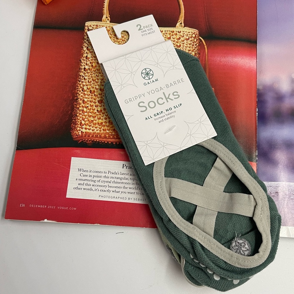 NWT Gaiam 2 pack GRIPPY YOGA-BARRE SOCKS